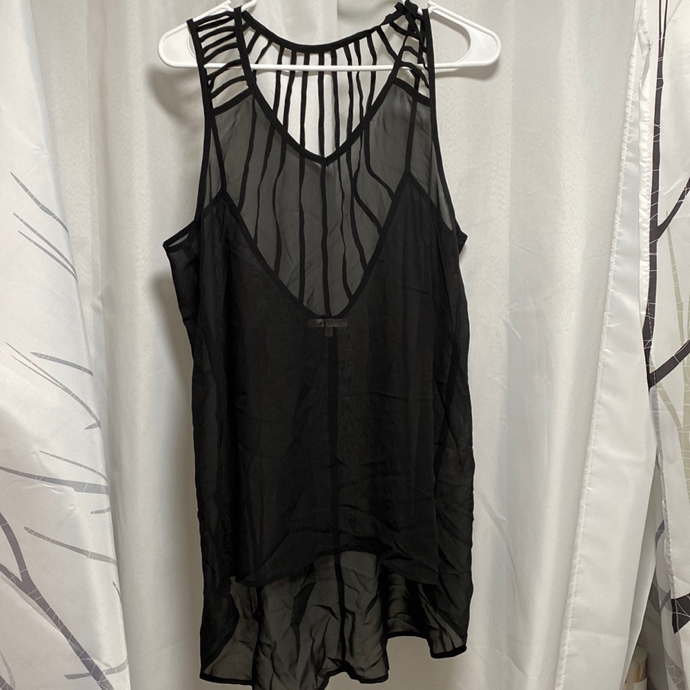 Loose tank cover